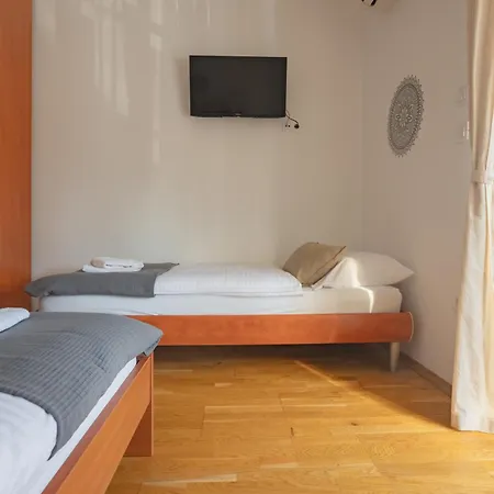 Klara Apartment *