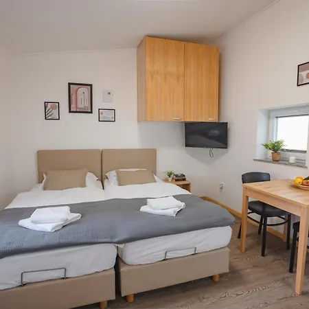 Klara Apartment *