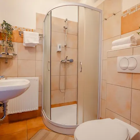 Klara * לובליאנה