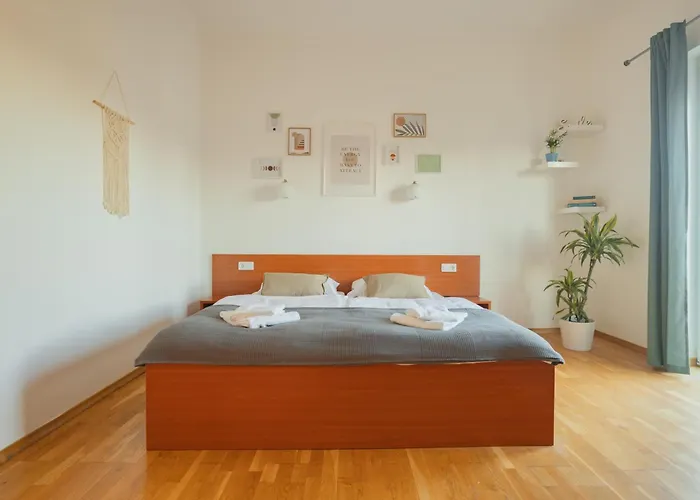 Klara * לובליאנה